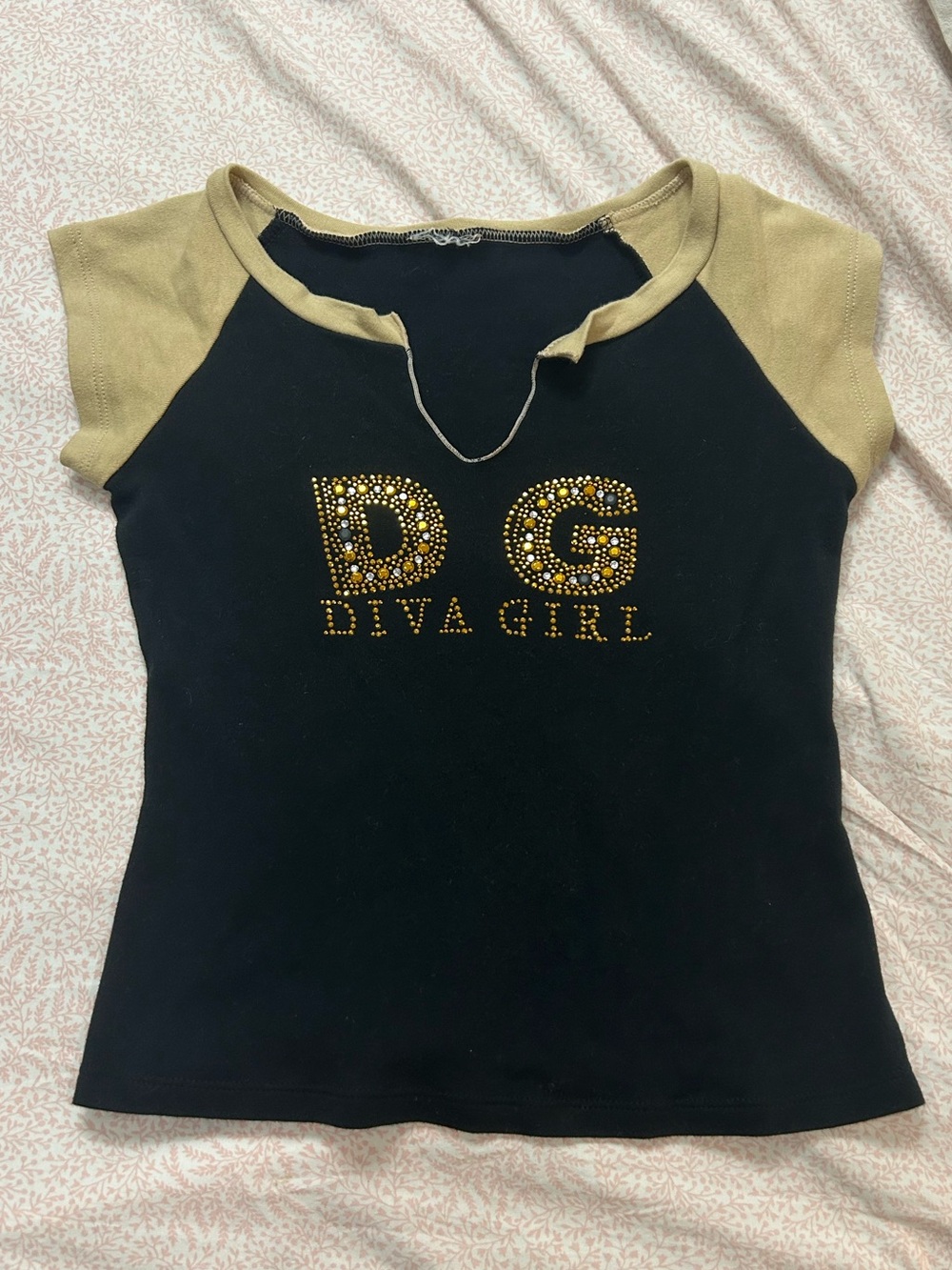 y2k “diva girl” baby tee!